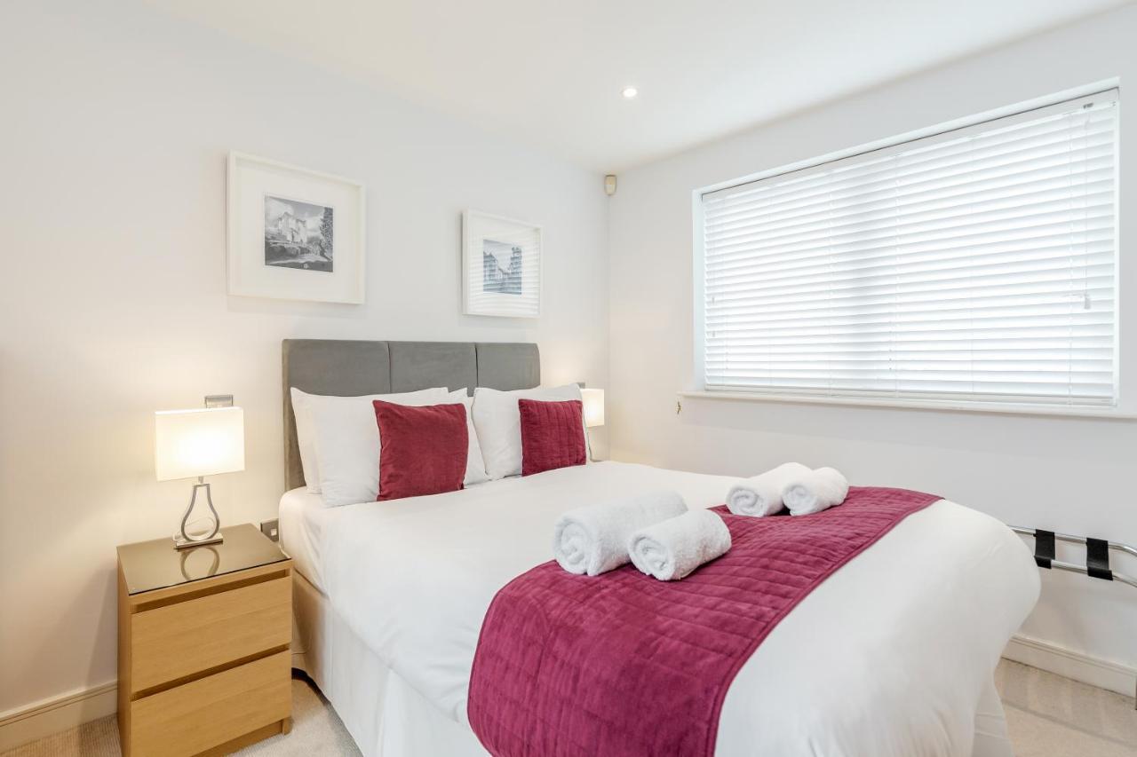 Roomspace Serviced Apartments - Abbot'S Yard Guildford Exterior foto